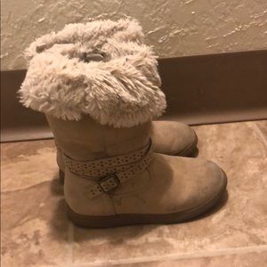 Cute fur boots